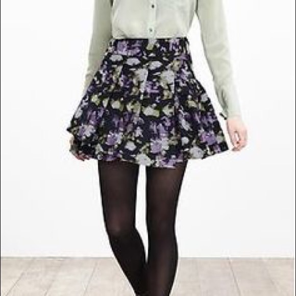 Banana Republic Dresses & Skirts - NWT banana republic petites skater skirt is 8P -91